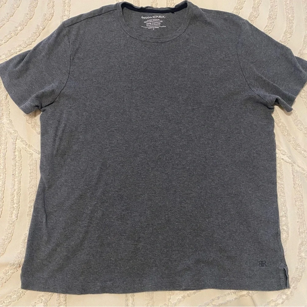 Banana Republic Men's Gray T-Shirt